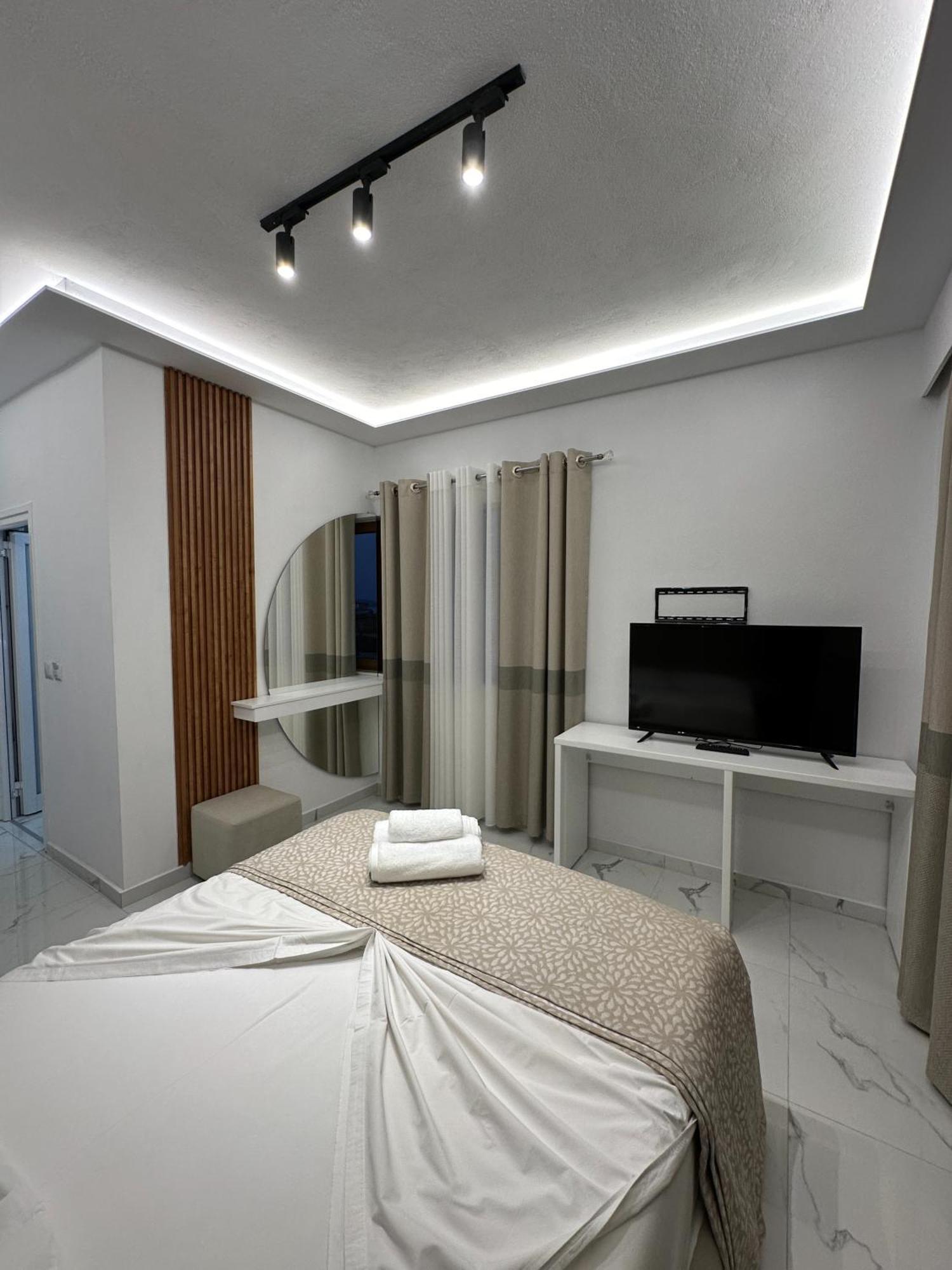 Hotel Elisabet Saranda Extérieur photo