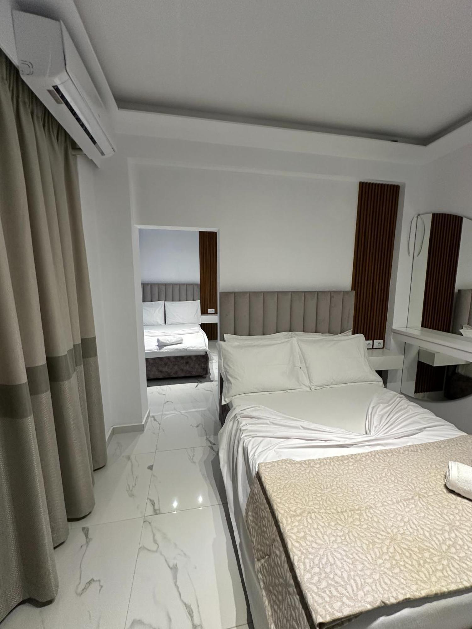 Hotel Elisabet Saranda Extérieur photo