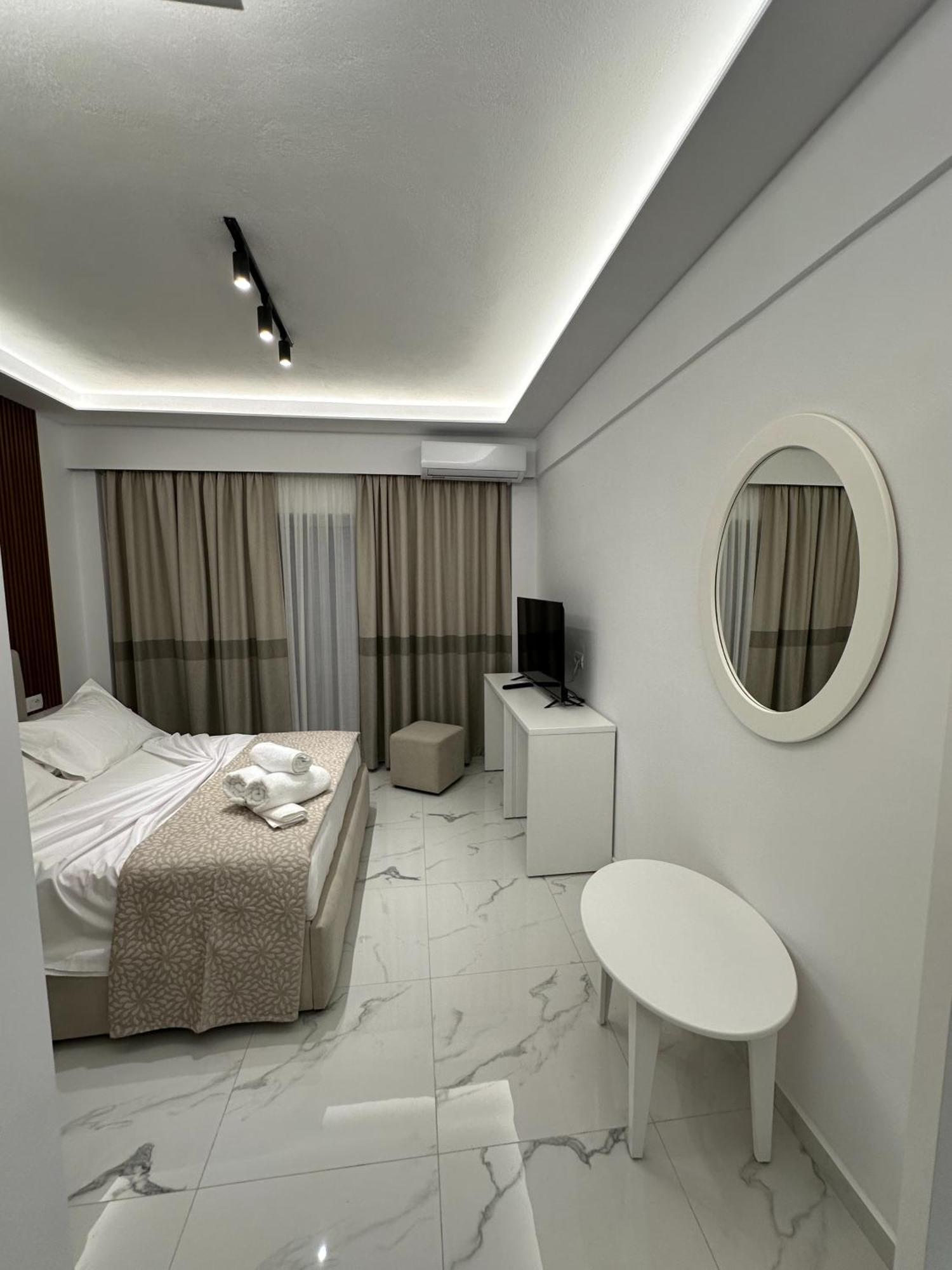 Hotel Elisabet Saranda Extérieur photo