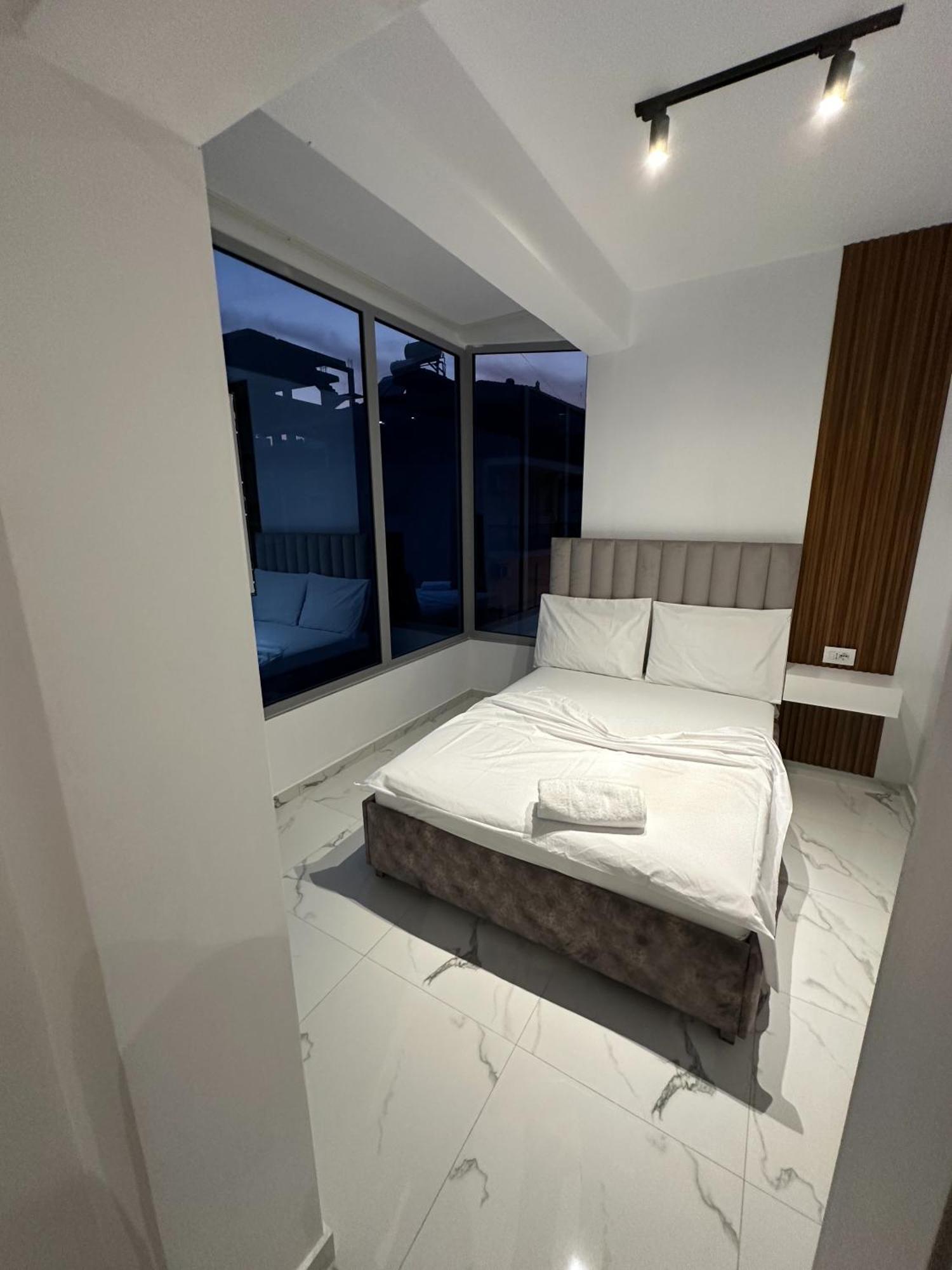 Hotel Elisabet Saranda Extérieur photo