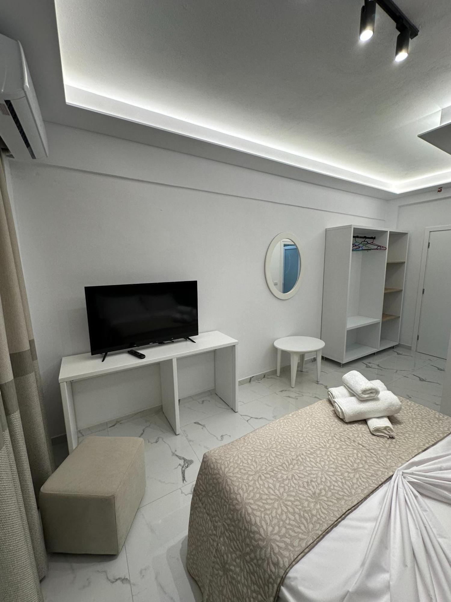 Hotel Elisabet Saranda Extérieur photo