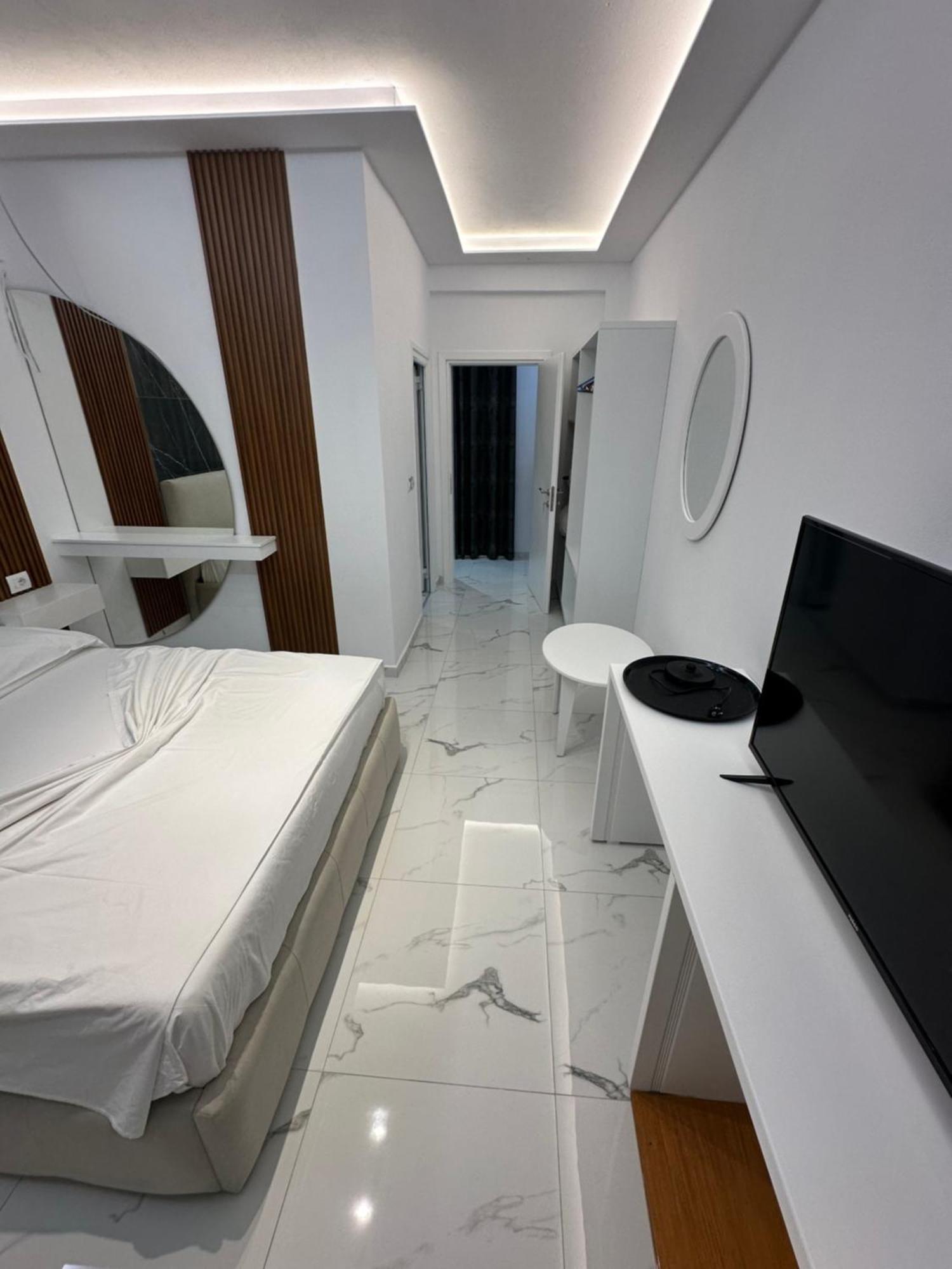 Hotel Elisabet Saranda Extérieur photo