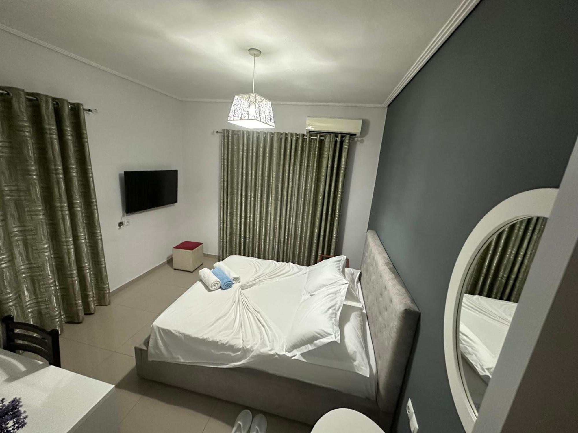 Hotel Elisabet Saranda Extérieur photo