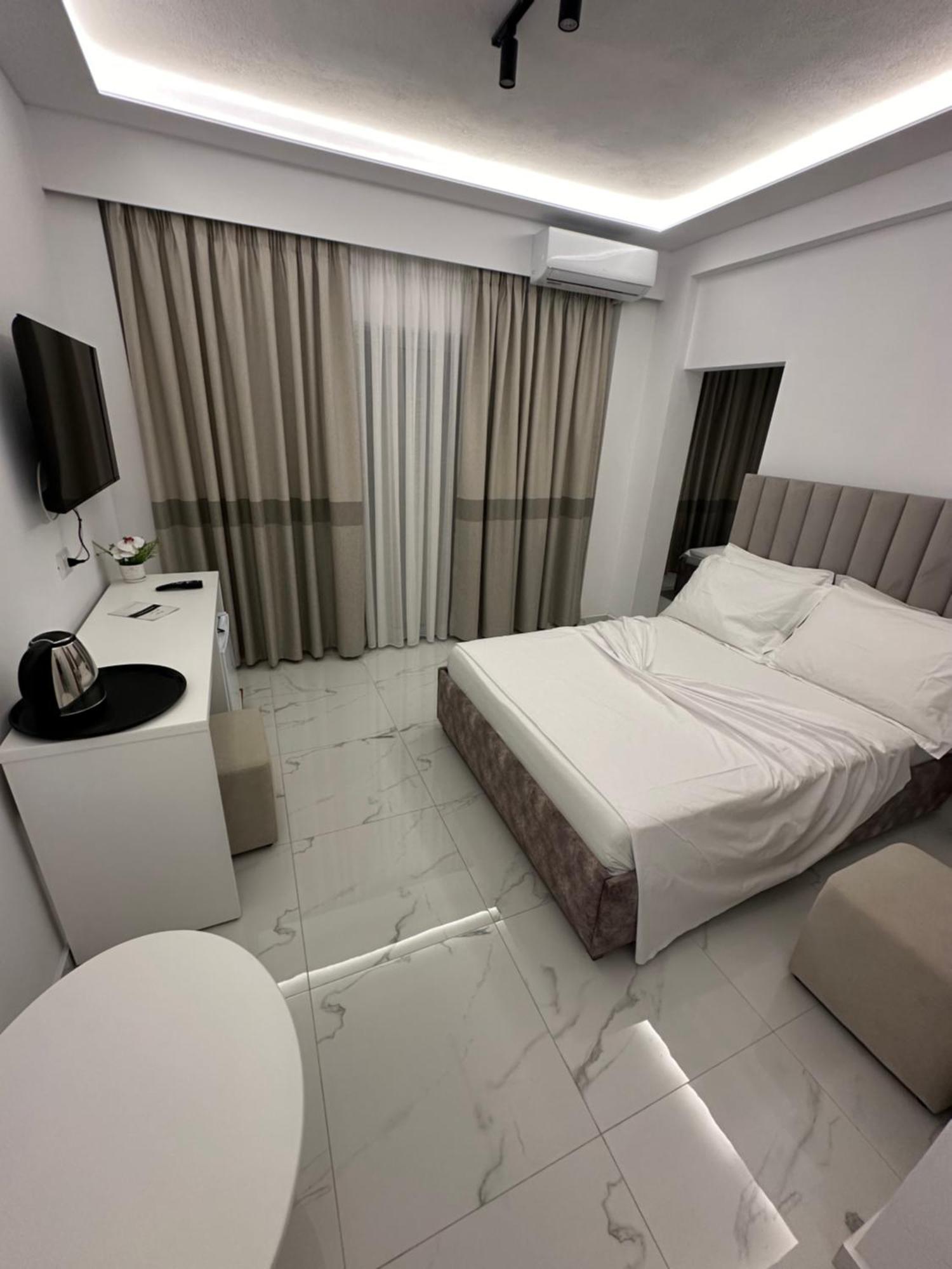 Hotel Elisabet Saranda Extérieur photo