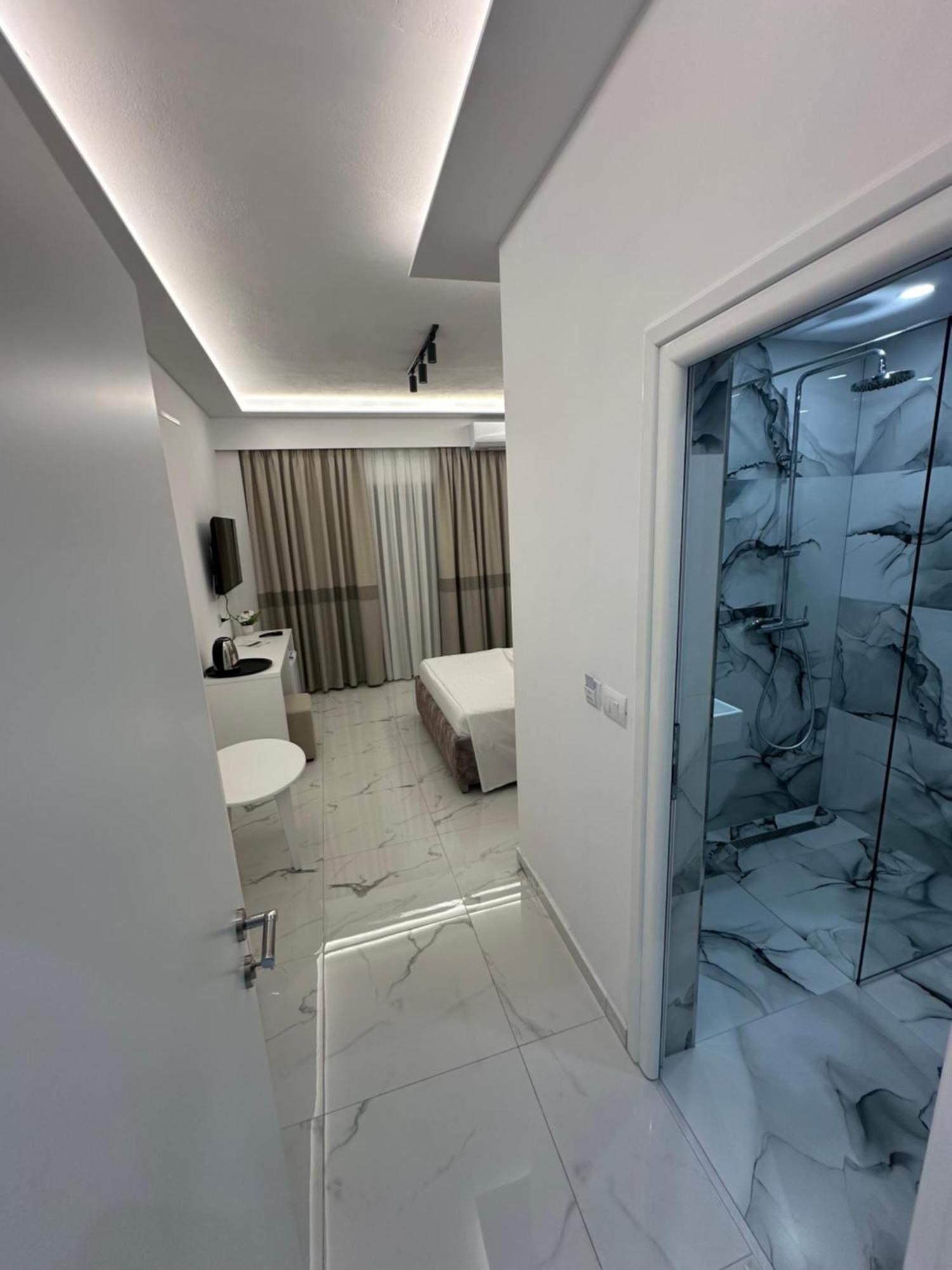 Hotel Elisabet Saranda Extérieur photo