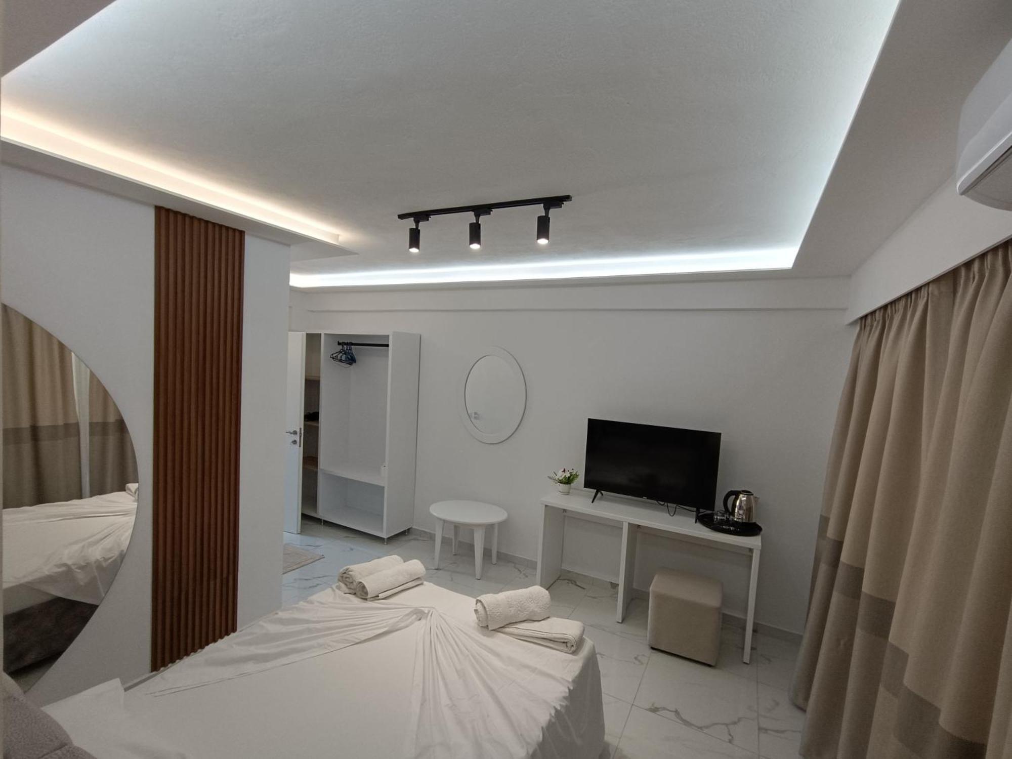 Hotel Elisabet Saranda Extérieur photo