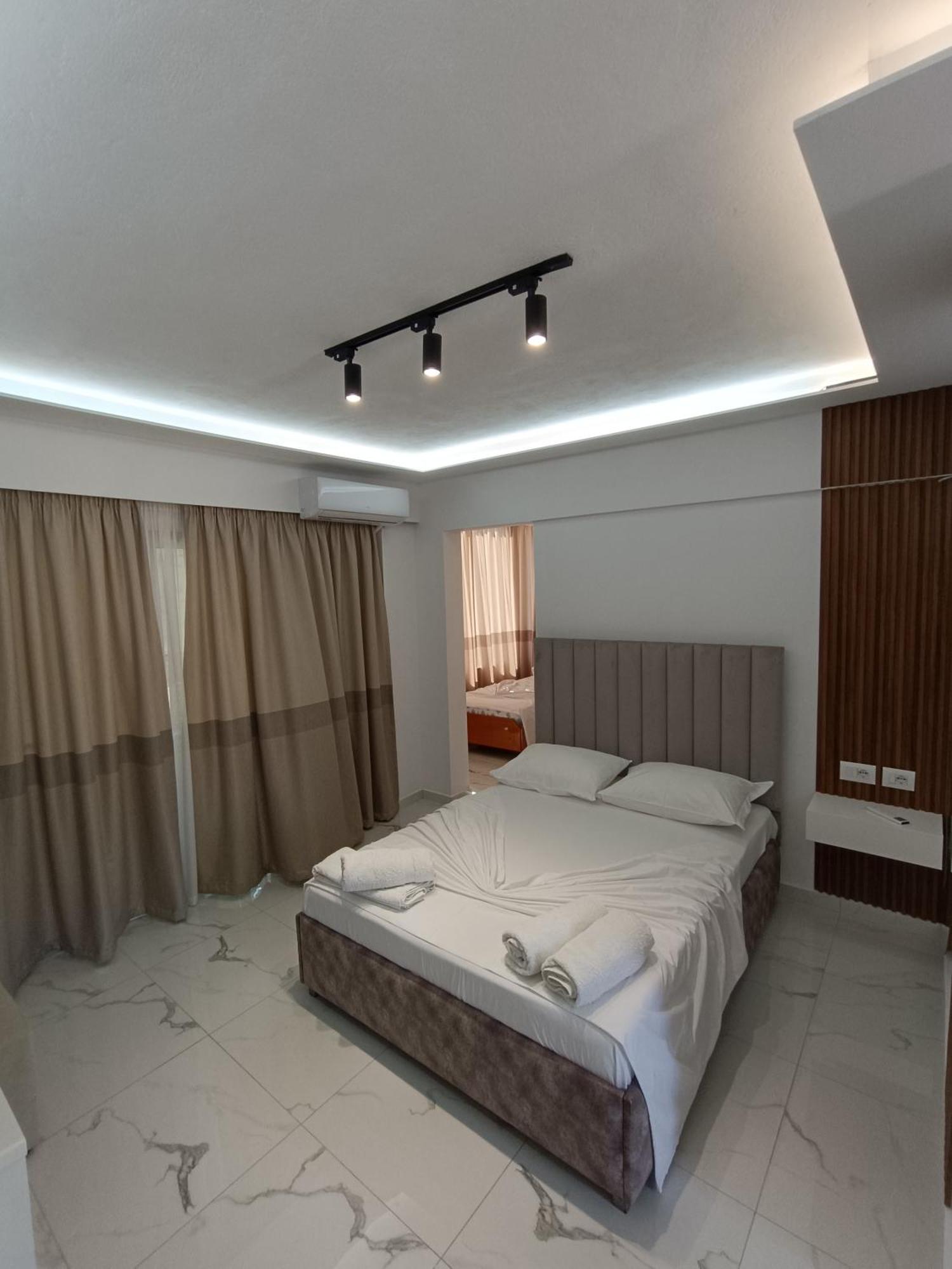 Hotel Elisabet Saranda Extérieur photo